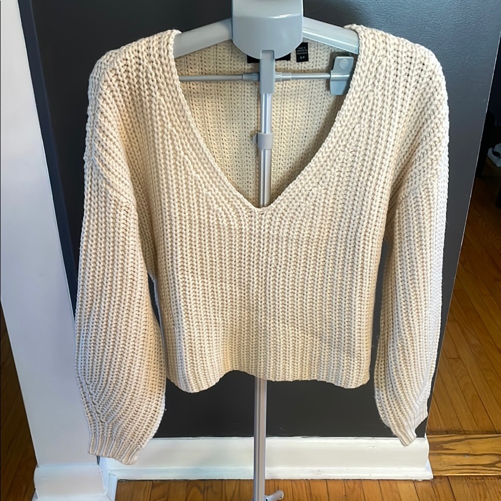DNA Couture Cream V-Neck Cropped Sweater NWOT